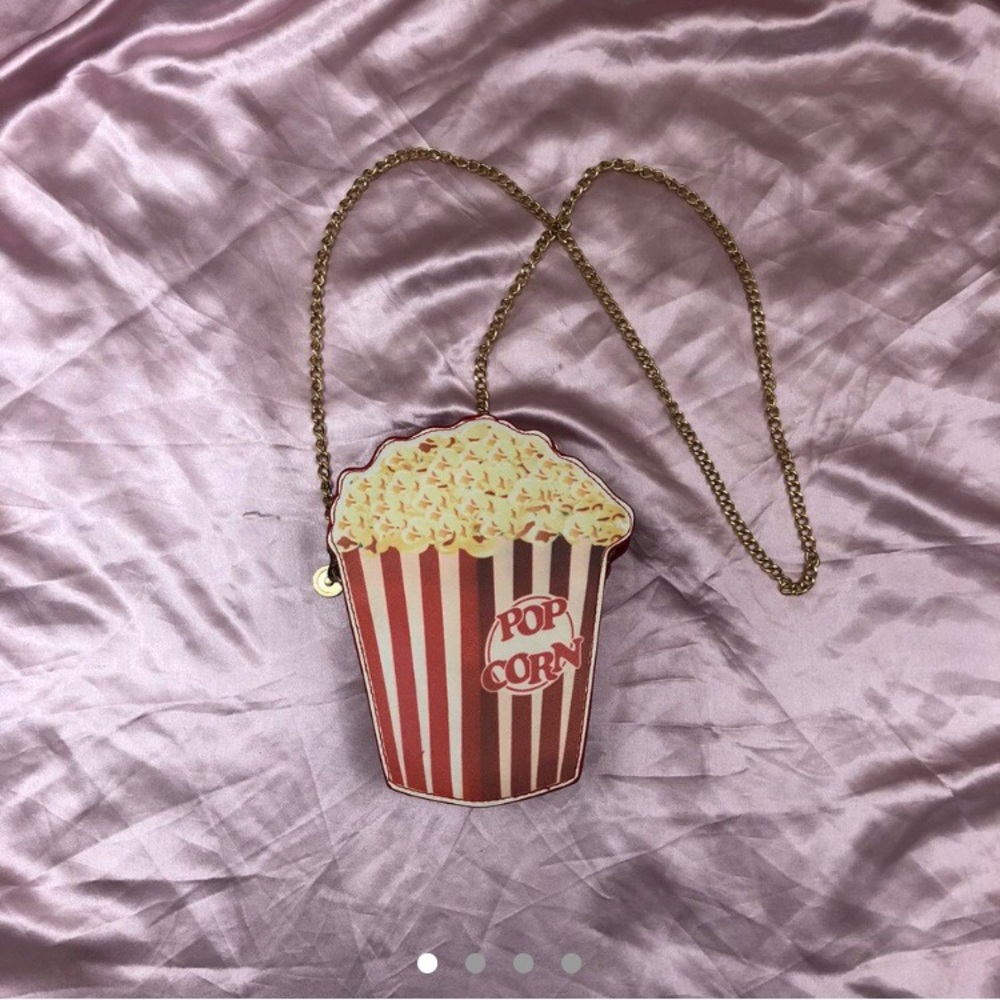SOLD ON DEPOP RED POPCORN PURSE